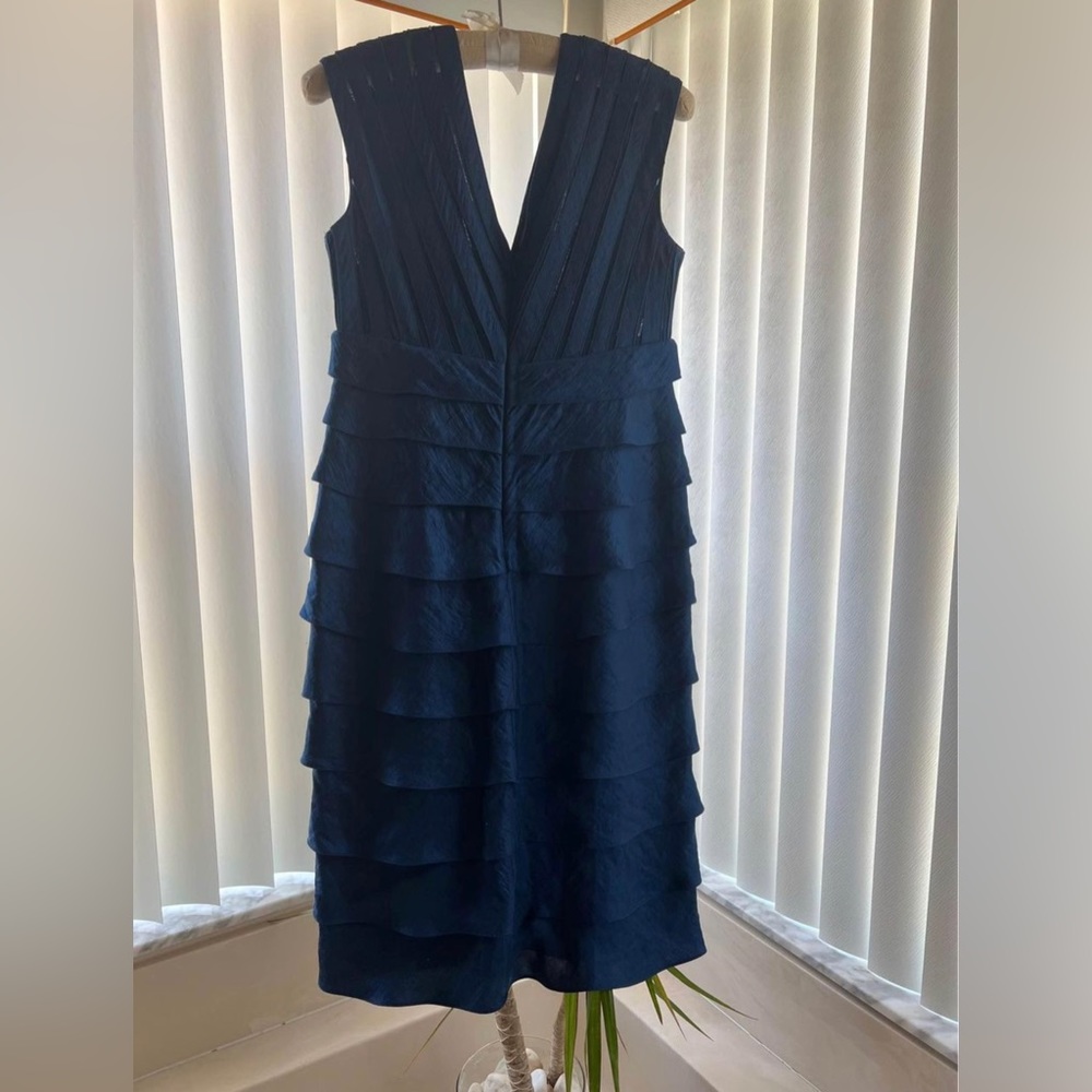 Casual or social dress - Picture 8 of 10